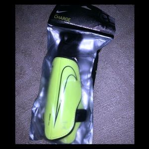Youth Large Nike Soccer Shin Guards NWOT